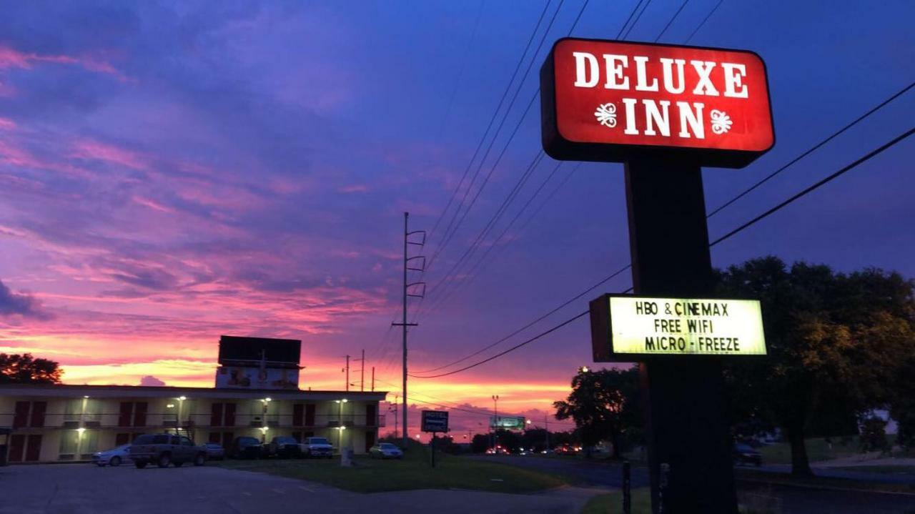 נאטשז Deluxe Inn מראה חיצוני תמונה